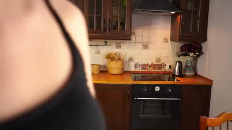 Snapshot of brunaeveritt chatting on 05/01/26, 02:21 Tess online show from 05/01/26, 02:21