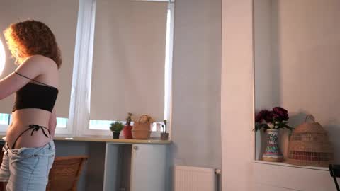 Snapshot of brunaeveritt chatting on 05/14/26, 02:02 Tess online show from 05/14/26, 02:02
