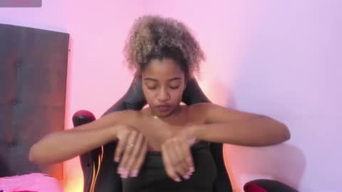 Lady  online show from 01/12/25, 05:33