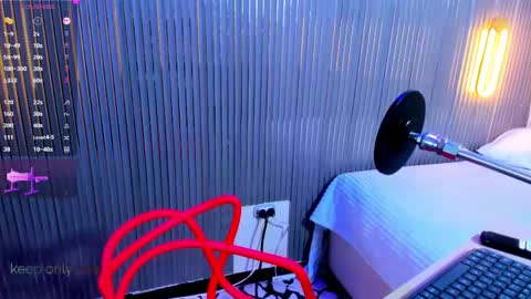 Snapshot of brunette_zoe chatting on 05/17/26, 01:07 ZOE online show from 05/17/26, 01:07