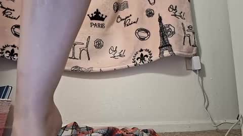 Snapshot of brunettedoll100 chatting on 09/15/25, 01:16 brunettedoll100 online show from 09/15/25, 01:16