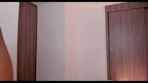 Snapshot of brunnahart chatting on 12/29/24, 08:37     online show from 12/29/24, 08:37