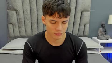 Snapshot of bruno_bellini chatting on 11/24/25, 11:21 Bruno Bellini online show from 11/24/25, 11:21