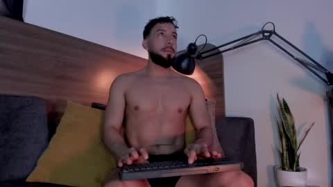 Andres Suarez online show from 05/30/26, 04:59