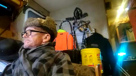 Snapshot of brushsquach chatting on 01/29/25, 01:48 Steve... aka SkinnieDippin aka TimberTramp online show from 01/29/25, 01:48