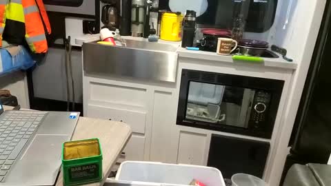 Snapshot of brushsquach chatting on 02/21/25, 01:11 Steve... aka SkinnieDippin aka TimberTramp online show from 02/21/25, 01:11