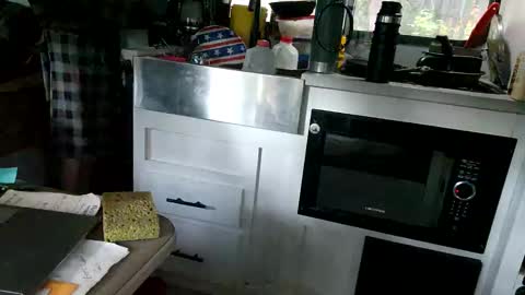 Snapshot of brushsquach chatting on 10/08/25, 02:58 Steve... aka SkinnieDippin aka TimberTramp online show from 10/08/25, 02:58