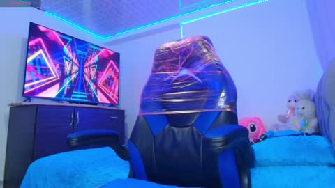 BRYAM INDEPENDENT MODEL online show from 01/04/25, 04:12