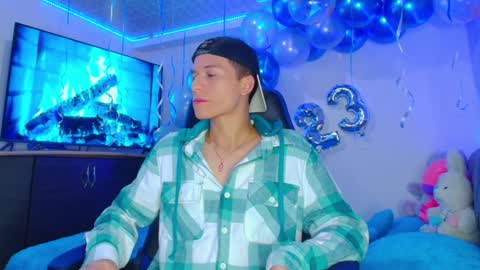 BRYAM INDEPENDENT MODEL online show from 01/11/25, 01:16