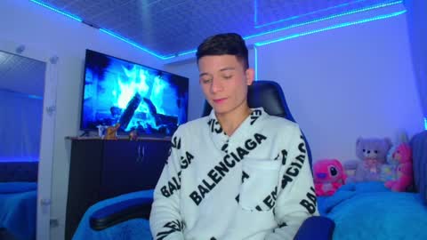 BRYAM INDEPENDENT MODEL online show from 01/24/25, 01:13