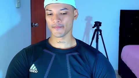 Snapshot of bryan_boy_ chatting on 10/25/25, 10:15 bryan online show from 10/25/25, 10:15