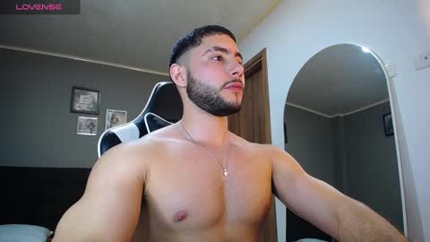 Snapshot of bryan_oficials chatting on 12/25/24, 12:27 bryan_oficials online show from 12/25/24, 12:27