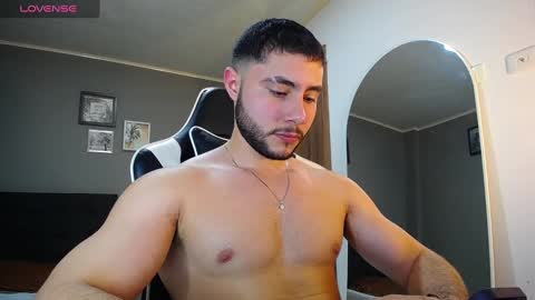 Snapshot of bryan_oficials chatting on 12/30/24, 10:45 bryan_oficials online show from 12/30/24, 10:45