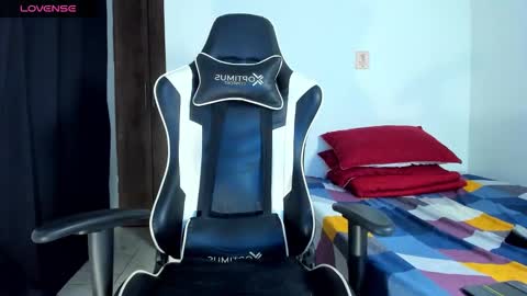 Snapshot of bryan_oficials chatting on 10/18/25, 02:03 bryan_oficials online show from 10/18/25, 02:03