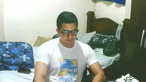 Snapshot of bryanbendy chatting on 09/18/25, 05:09 bryanbendy online show from 09/18/25, 05:09