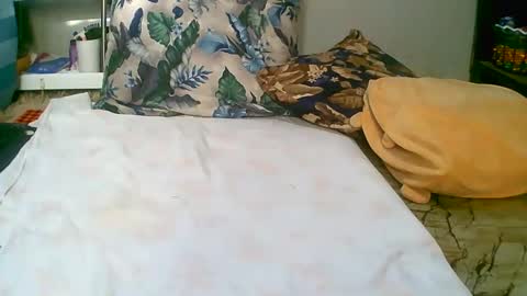 dee online show from 02/08/25, 05:18