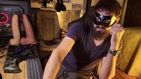 Snapshot of btarkhun chatting on 01/05/25, 10:29 Anal Orgasm online show from 01/05/25, 10:29