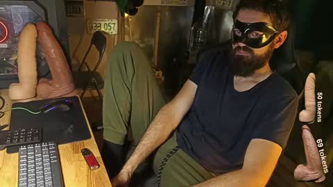 Snapshot of btarkhun chatting on 01/16/25, 01:48 Anal Orgasm online show from 01/16/25, 01:48