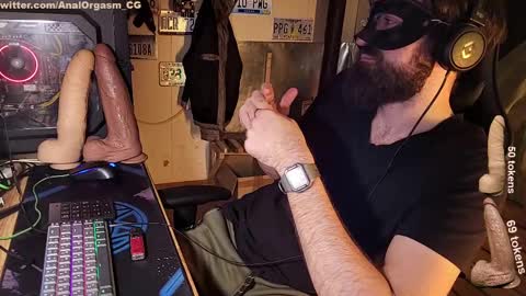 Snapshot of btarkhun chatting on 02/20/25, 12:52 Anal Orgasm online show from 02/20/25, 12:52