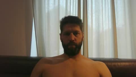 bubblebee1982 online show from 10/02/25, 07:04