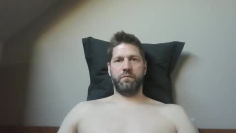 bubblebee1982 online show from 04/23/26, 03:47