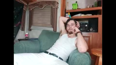 Snapshot of bubblebutt417 chatting on 05/21/26, 10:28 Max candi online show from 05/21/26, 10:28