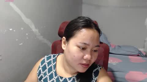Snapshot of bubblebuttpinay chatting on 05/17/26, 01:29 Sunshine online show from 05/17/26, 01:29