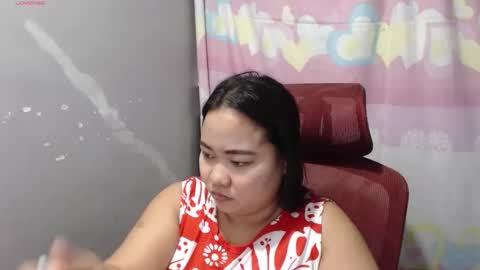 Snapshot of bubblebuttpinay chatting on 05/18/26, 07:25 Sunshine online show from 05/18/26, 07:25