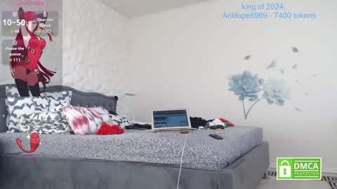 Snapshot of bubblebuttveronica chatting on 12/23/24, 10:21 Nylon queen  genuine model who bring pantyhose on chaturbate for first time   the others just copy my room for money  online show from 12/23/24, 10:21