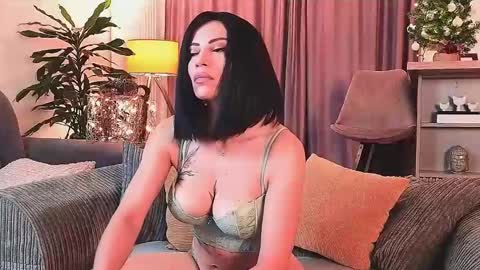 Snapshot of bubblecum4 chatting on 12/15/24, 11:34 MayaCroft online show from 12/15/24, 11:34