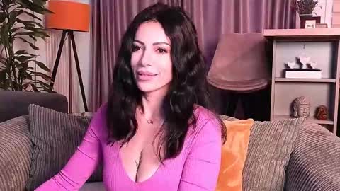 Snapshot of bubblecum4 chatting on 10/05/25, 05:00 MayaCroft online show from 10/05/25, 05:00