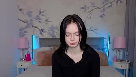 Leona online show from 02/21/26, 12:22