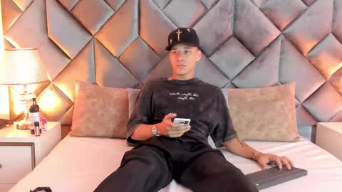 Buda y Cataleya online show from 02/25/26, 01:43