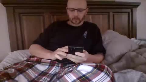 Snapshot of bueff chatting on 05/02/26, 10:37 bueff online show from 05/02/26, 10:37