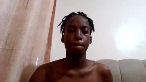 Snapshot of buffybaby_2 chatting on 02/14/26, 05:43 buffybaby_2 online show from 02/14/26, 05:43