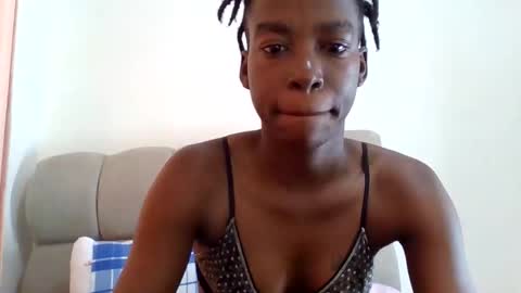 Snapshot of buffybaby_2 chatting on 02/20/26, 07:43 buffybaby_2 online show from 02/20/26, 07:43