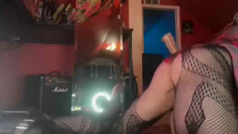 Snapshot of bugnbabs chatting on 03/29/26, 03:06 Yourtrippyhippy online show from 03/29/26, 03:06