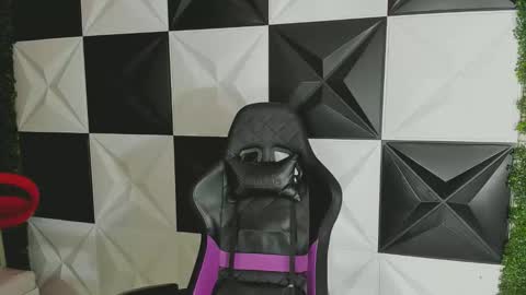 bull_cam online show from 10/06/25, 07:33