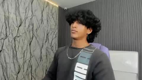 bull_cam online show from 03/19/26, 06:01