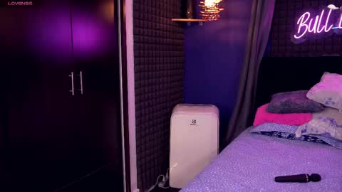 Bunny and The Rock online show from 02/14/26, 08:44