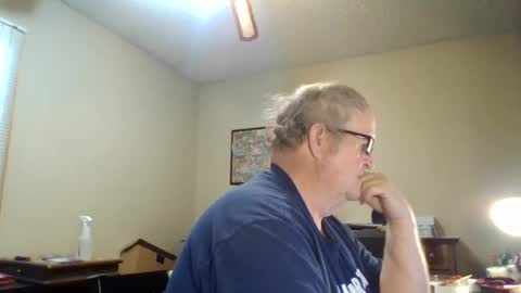 Snapshot of bullfrogg5050 chatting on 06/17/26, 07:48 bullfrogg5050 online show from 06/17/26, 07:48