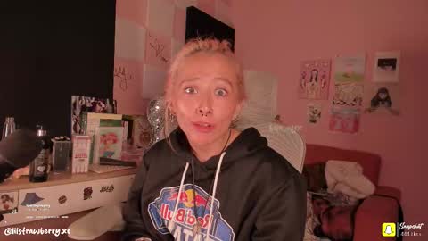 Snapshot of bun_nyx chatting on 10/04/25, 03:04        online show from 10/04/25, 03:04