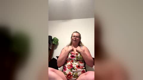 Snapshot of bunniejean chatting on 05/12/26, 09:01 bunniejean online show from 05/12/26, 09:01