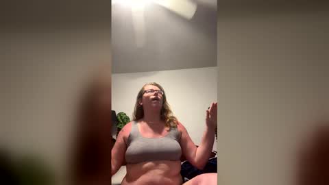 Snapshot of bunniejean chatting on 06/01/26, 10:33 bunniejean online show from 06/01/26, 10:33