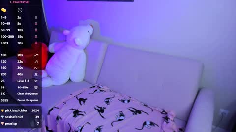 Snapshot of bunny__of_love chatting on 02/04/25, 07:55 Sasha online show from 02/04/25, 07:55