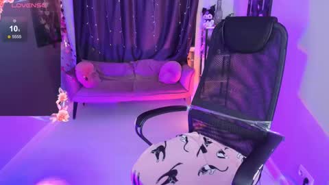 Snapshot of bunny__of_love chatting on 02/12/25, 01:48 Sasha online show from 02/12/25, 01:48