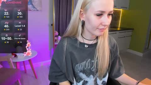 Snapshot of bunny__of_love chatting on 03/01/25, 01:51 Sasha online show from 03/01/25, 01:51