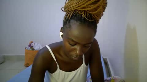 Snapshot of bunny_bliss1 chatting on 05/20/26, 01:01 bunny_bliss1 online show from 05/20/26, 01:01