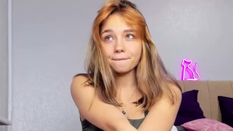 Snapshot of bunny_bonny chatting on 12/25/24, 03:29 Alice online show from 12/25/24, 03:29