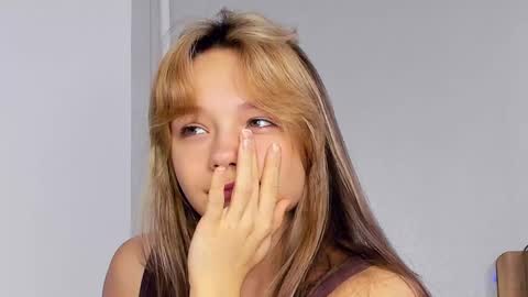 Snapshot of bunny_bonny chatting on 01/30/25, 03:08 Alice online show from 01/30/25, 03:08